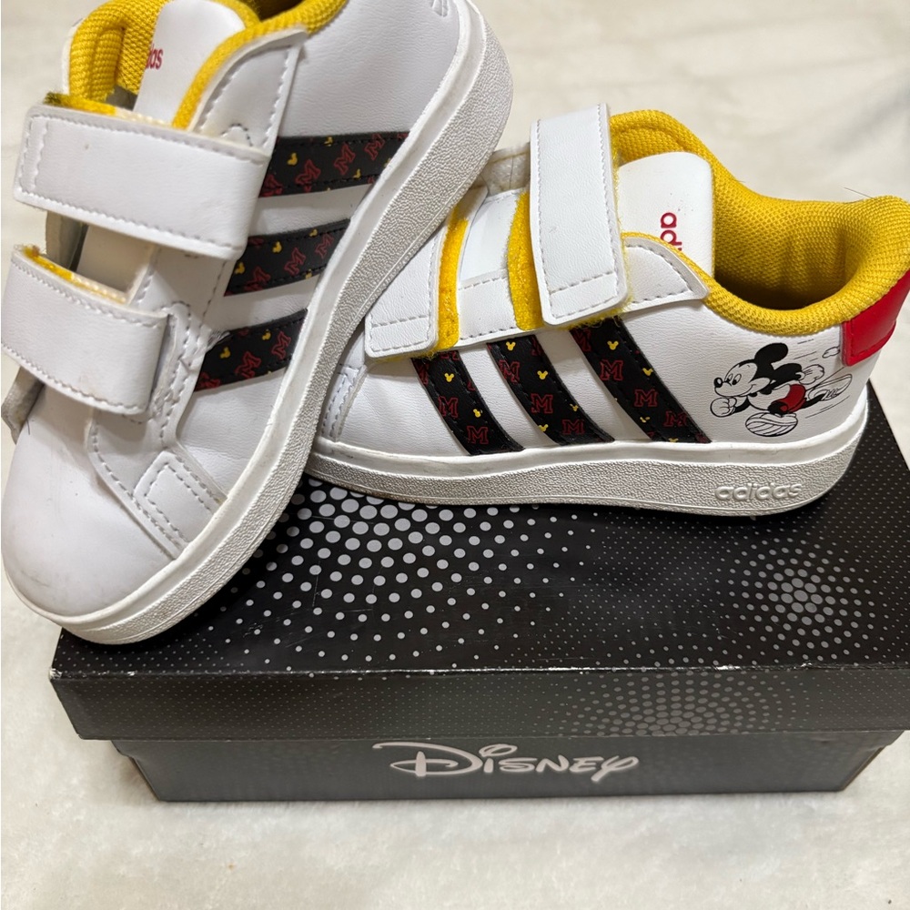 Grand Court Adidas White and Yellow Sneakers with Mickey Mouse